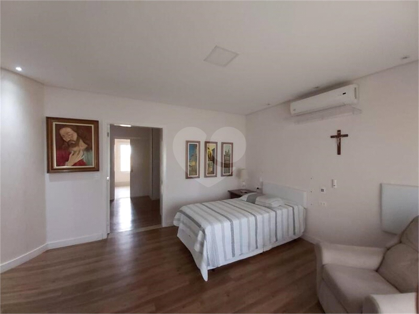 Casa à venda com 4 suítes no condomínio Aldeia da Serrinha, Sorocaba - SP