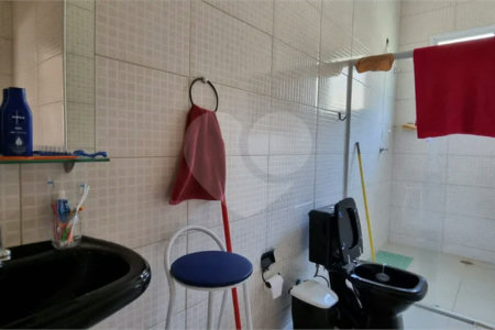 Casa à venda com 3 quartos, sendo 1 suíte, no condomínio Chácaras do Lago, Vinhedo - SP
