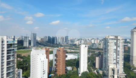 Apartamento à venda com 4 quartos, sendo 3 suítes, em Paraíso do Morumbi, São Paulo, SP
