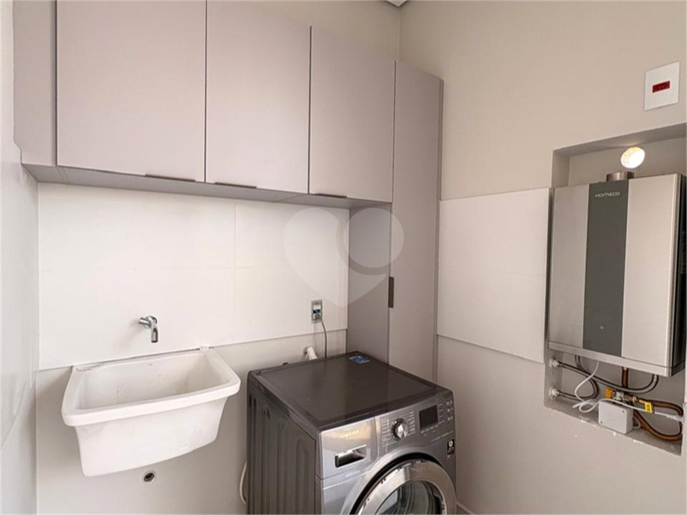Casa à venda com 3 suítes no condomínio Helena Maria, Sorocaba - SP