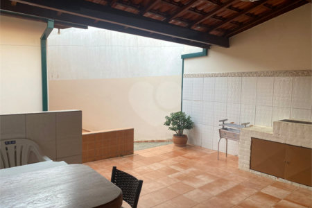 Casa à venda com 2 quartos, sendo 1 suíte, em Vila Deyse, Itapetininga, SP