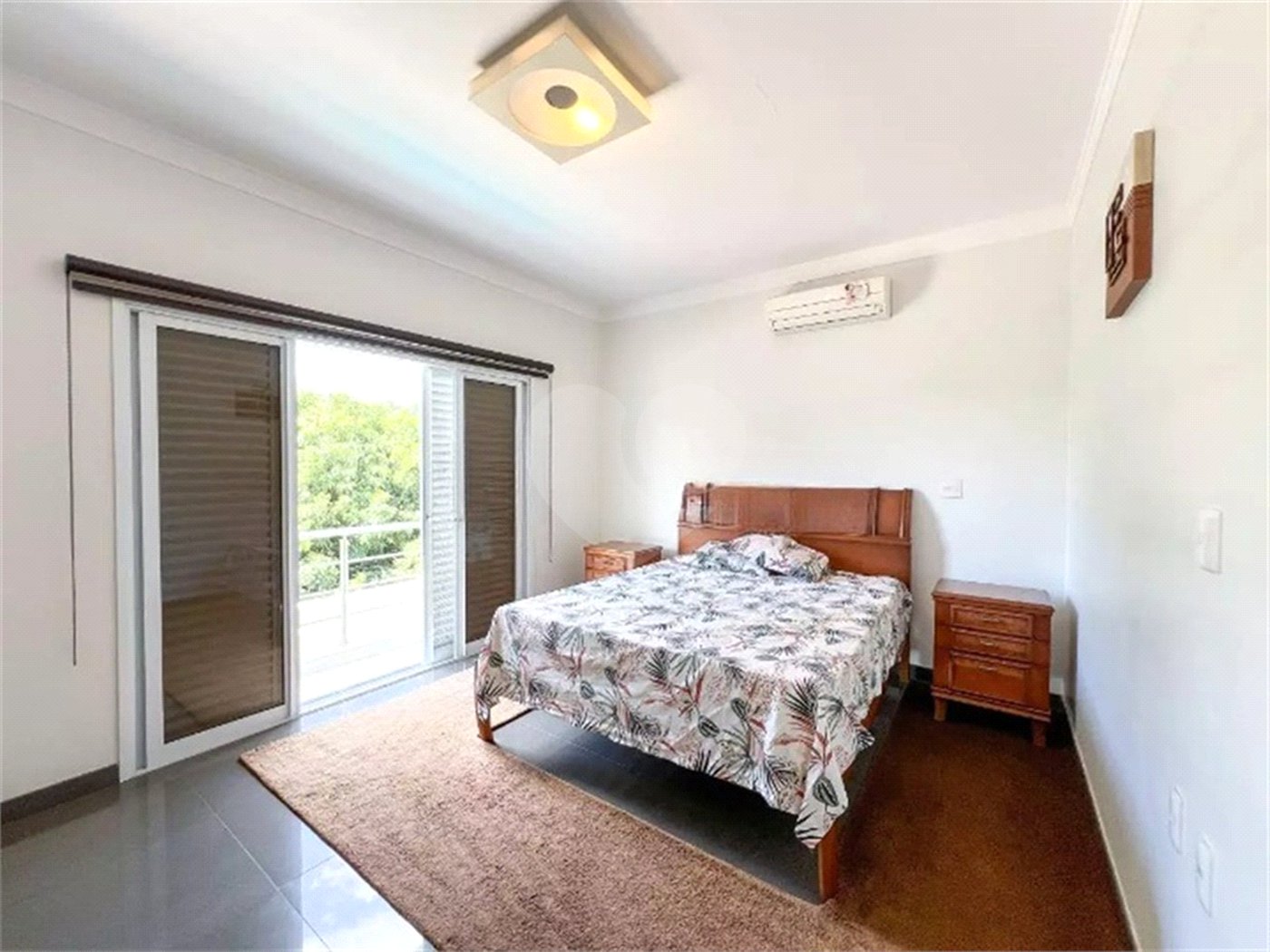 Casa à venda com 3 suítes no condomínio Portal do Lago, Valinhos - SP