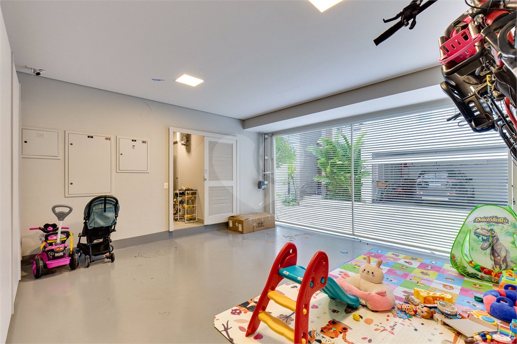 Casa à venda com 4 suítes no condomínio Jardim Flora, São Paulo - SP