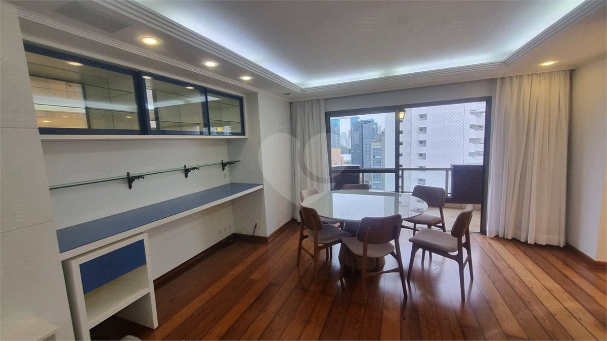 Apartamento à venda com 3 quartos, sendo 1 suíte,  em Indianópolis, São Paulo, SP