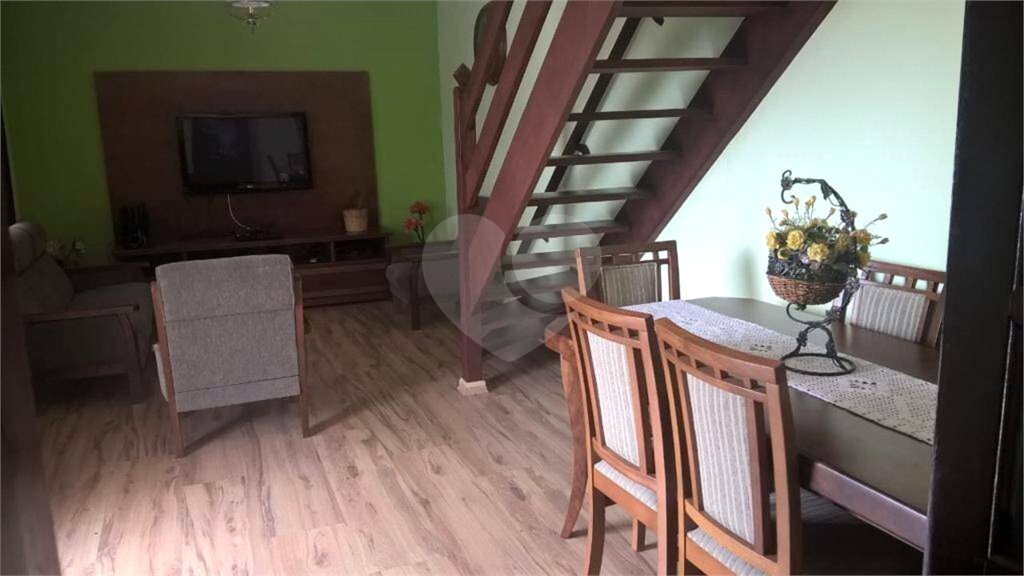 Sobrado à venda com 3 quartos, sendo 1 suíte, em Bocaina, Ribeirão Pires, SP