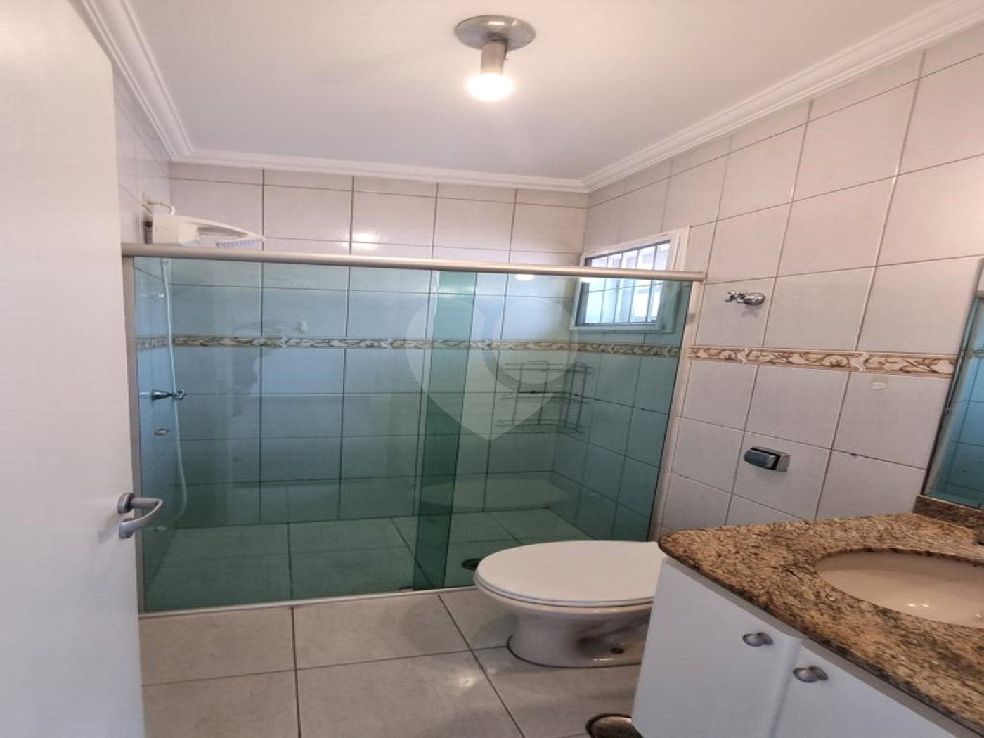 Casa à venda com 3 quartos, sendo 1 suíte,  no condomínio Residencial Villagio, São Paulo - SP