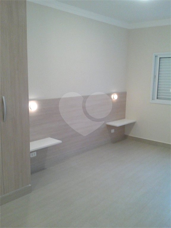 Casa à venda com 3 quartos, sendo 1 suíte, no condomínio Lago da Serra, Araçoiaba da Serra - SP