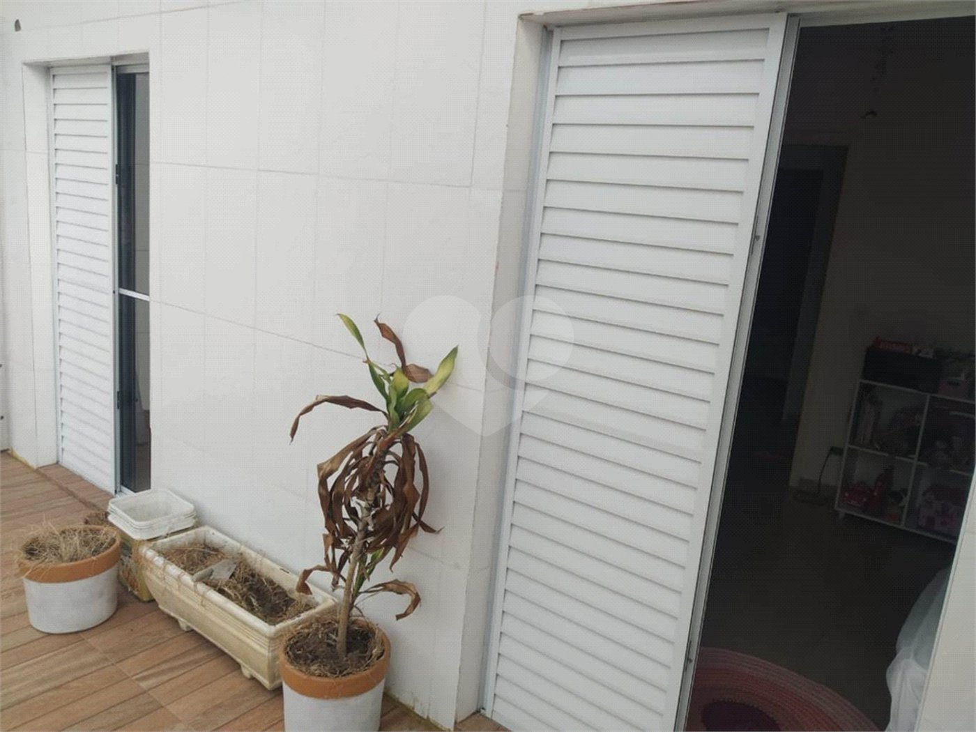 Casa à venda com 3 quartos, sendo 1 suíte,  no condomínio Village St. Louis, São Paulo - SP