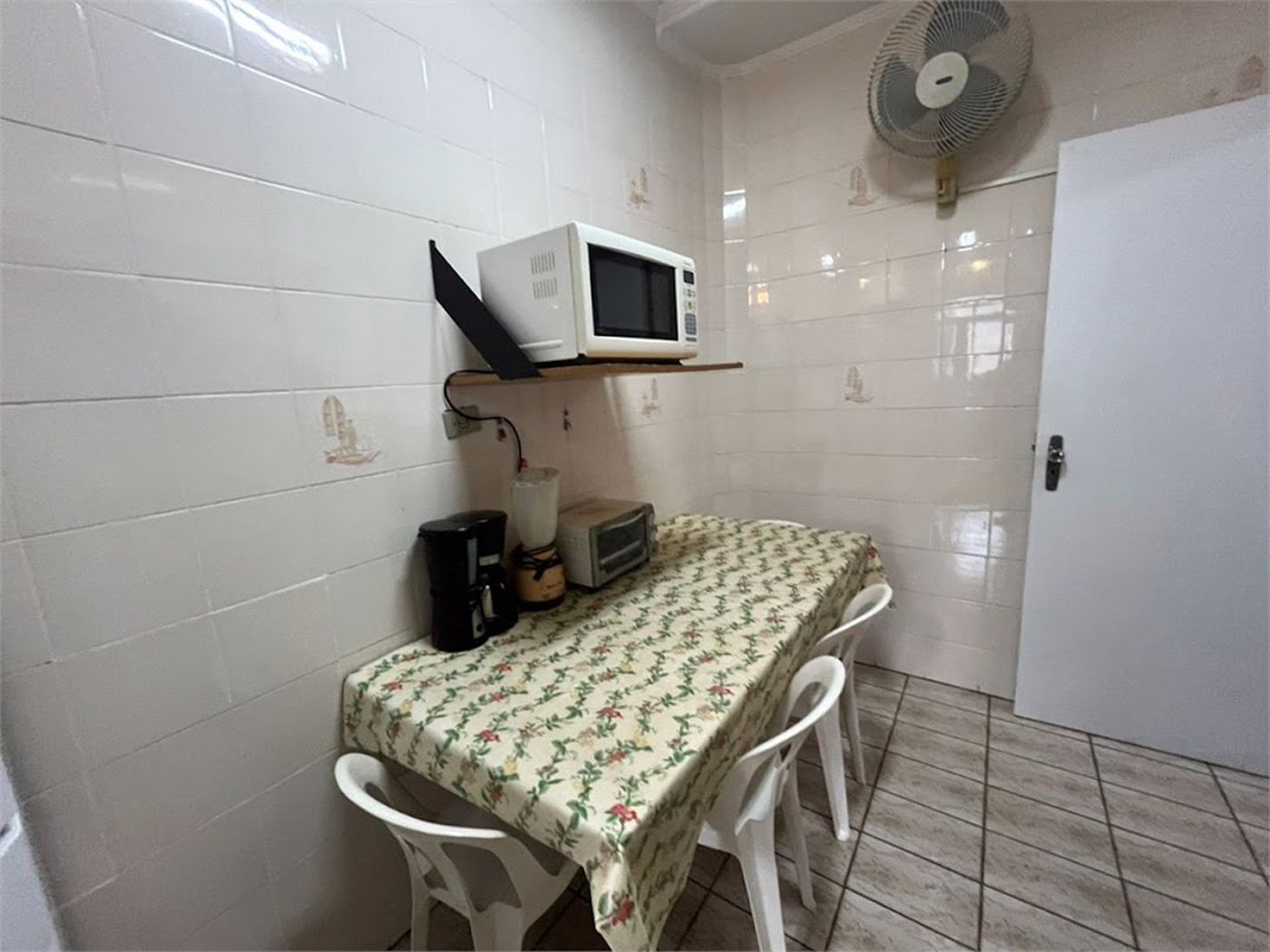 Apartamento Residencial à venda, Jardim Las Palmas, Guarujá - AP0190.