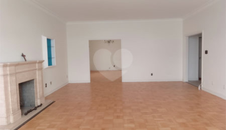 Apartamento à venda com 4 quartos, sendo 1 suíte,  em República, São Paulo, SP