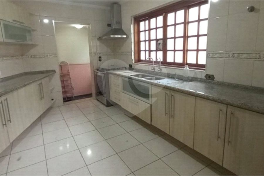 Sobrado para alugar com 3 quartos, sendo 1 suíte, em Parque Maria Domitila, São Paulo, SP