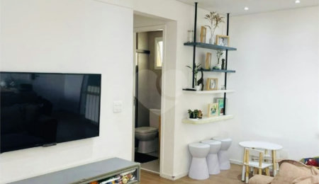 Apartamento à venda com 2 quartos, sendo 1 suíte,  em Vila Paiva, São Paulo, SP