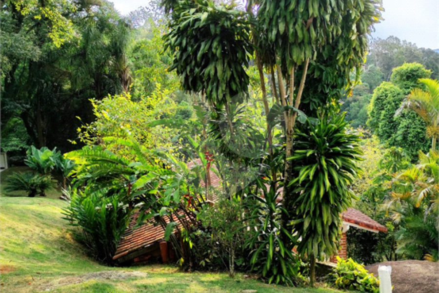 Sobrado à venda com 3 quartos, sendo 1 suíte, em Serra da Cantareira, Mairiporã, SP