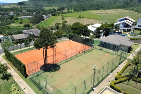 Casa à venda com 4 suítes no condomínio Osato, Atibaia - SP