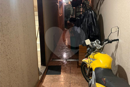 Sobrado à venda com 4 quartos, sendo 1 suíte, em Vila Antonieta, São Paulo, SP