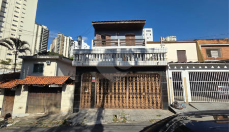 Sobrado à venda ou para alugar com 6 quartos, sendo 2 suítes,  em Santana, São Paulo, SP