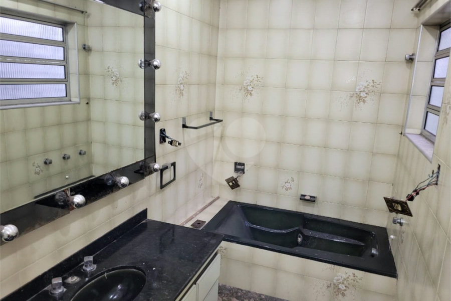Sobrado à venda com 4 quartos em Santana, São Paulo, SP