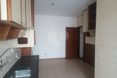 Casa Térrea à venda com 3 quartos, sendo 1 suíte,  em Campininha, São Paulo, SP
