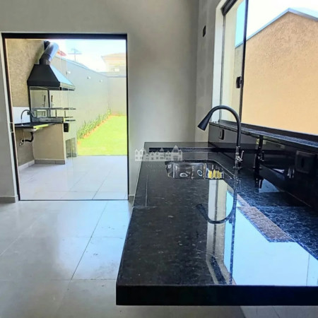 Casa à venda com 3 suítes em Alvinópolis, Atibaia, SP