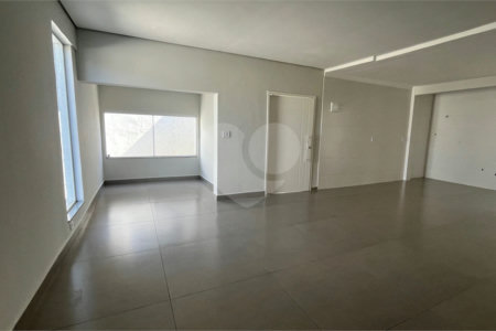 Sobrado à venda com 4 quartos, sendo 3 suítes, em Jardim Paulista, Atibaia, SP