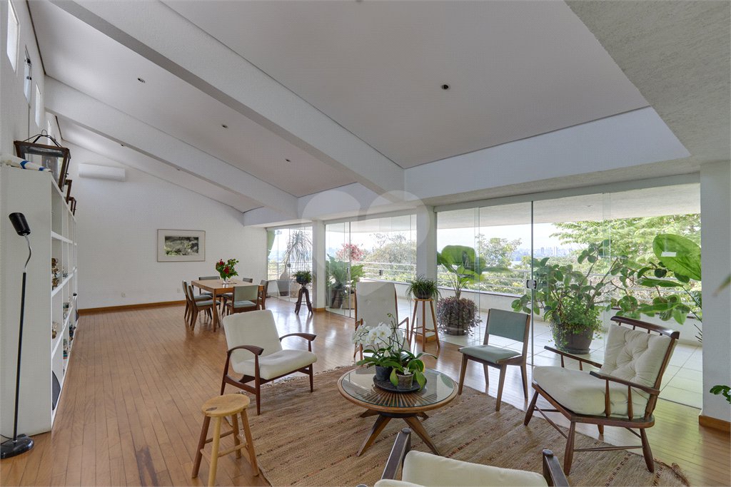 Casa à venda com 3 quartos, sendo 1 suíte, em Guarapiranga, São Paulo, SP