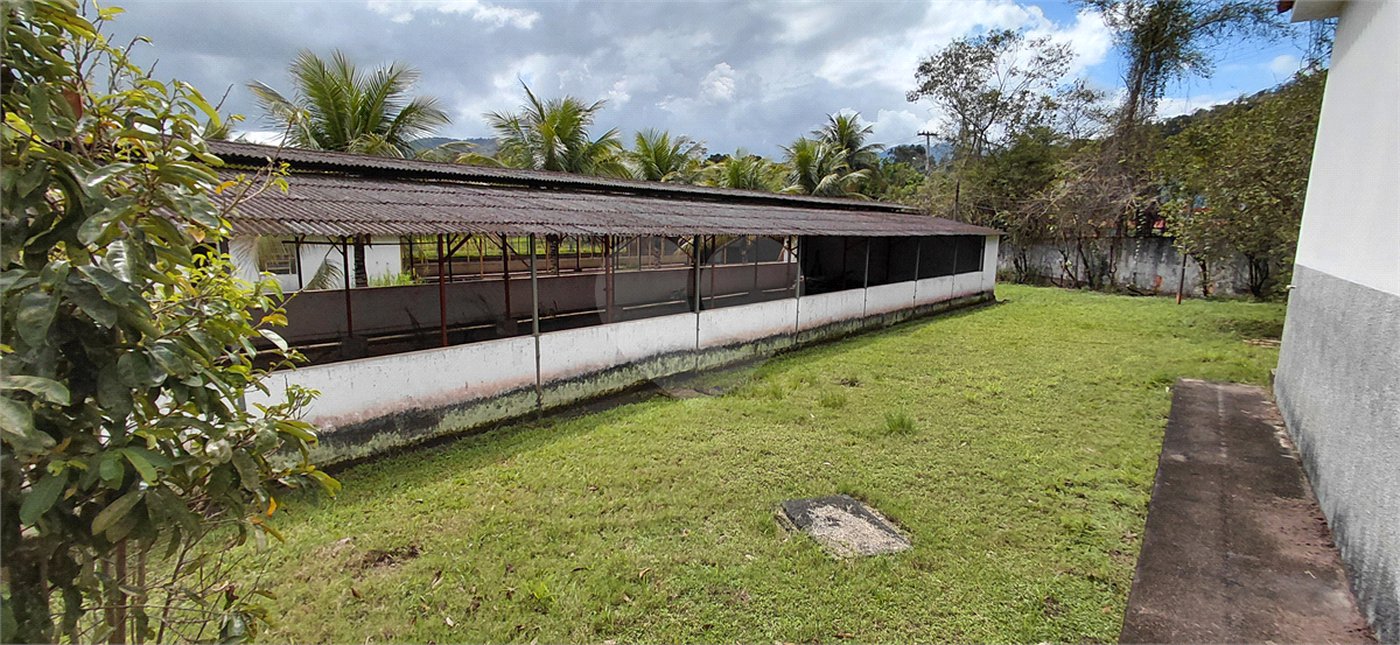 Terreno à venda com 3 suítes em Bazílio, Rio Bonito, RJ