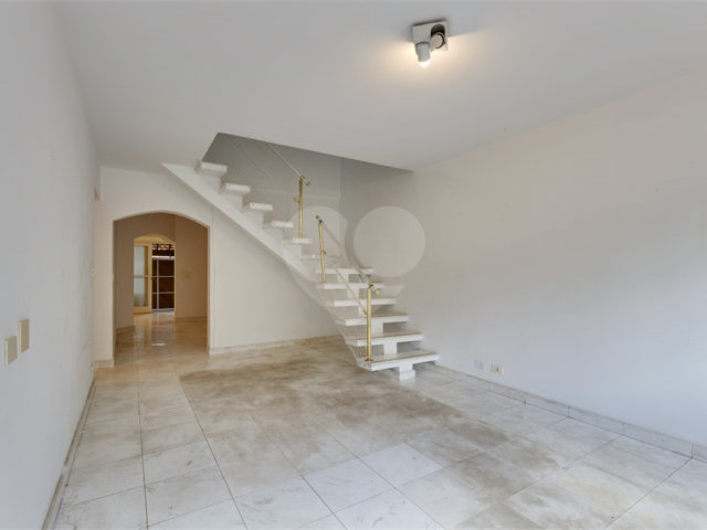 Casa à venda ou para alugar com 3 quartos, sendo 1 suíte,  em Chácara Monte Alegre, São Paulo, SP