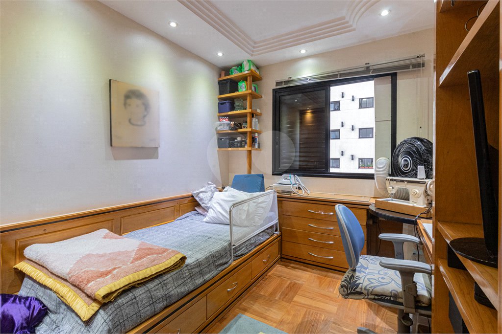 Apartamento à venda no Edifício Gerona – Vila Regente Feijó