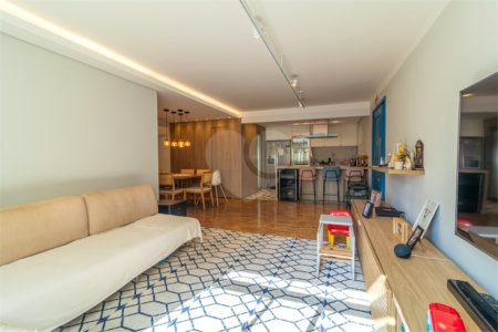 Apartamento à venda com 3 quartos, sendo 1 suíte, em Moema, São Paulo, SP
