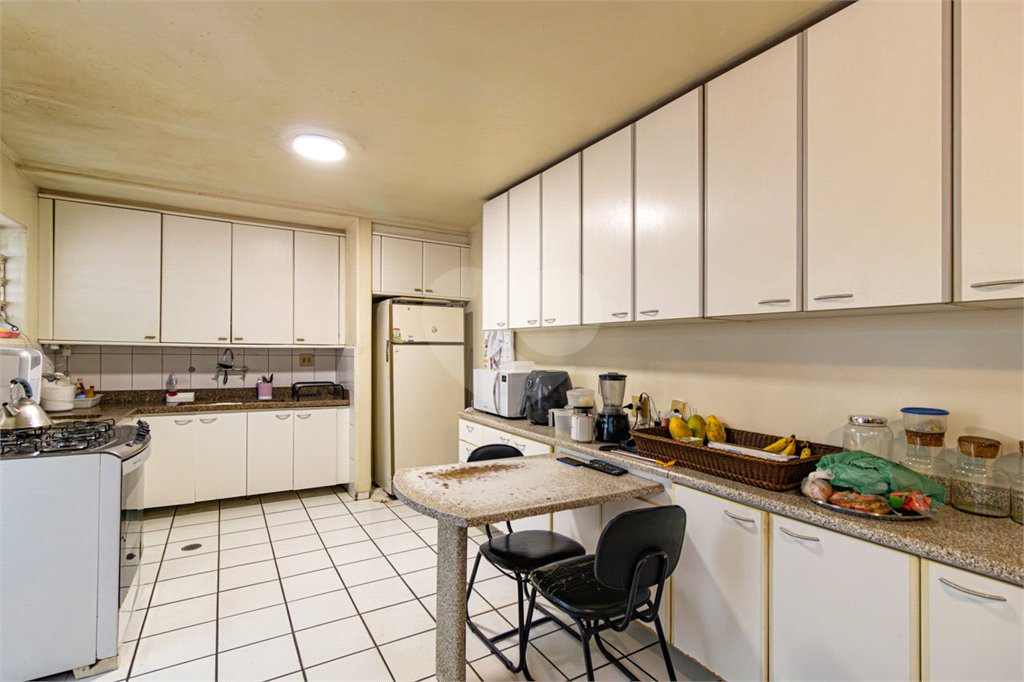 Casa Térrea à venda com 4 quartos, sendo 2 suítes, em Jardim Europa, São Paulo, SP