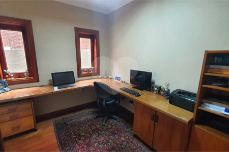 Casa à venda com 4 quartos, sendo 3 suítes, em Interlagos, São Paulo, SP