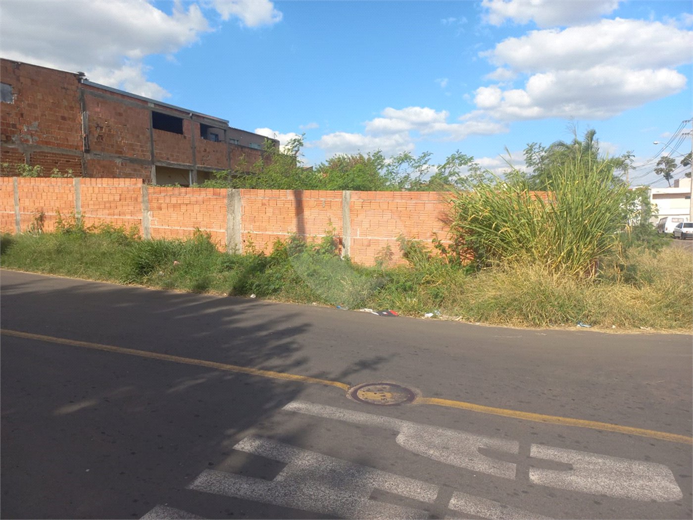 Terreno para venda contendo 300,00 m² de área total.