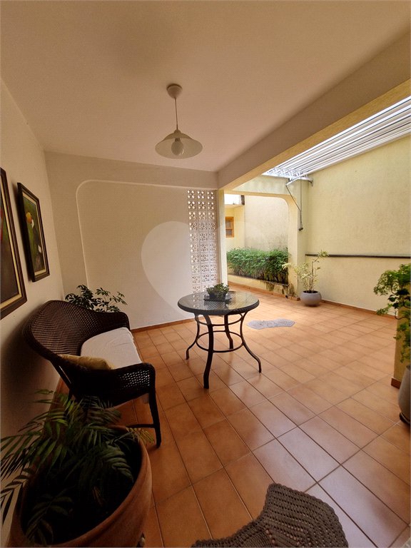 VENDA - Sobrado Jardim França: 135m² | 3 dormitórios (1 suíte) | 2 vagas | Churrasqueira