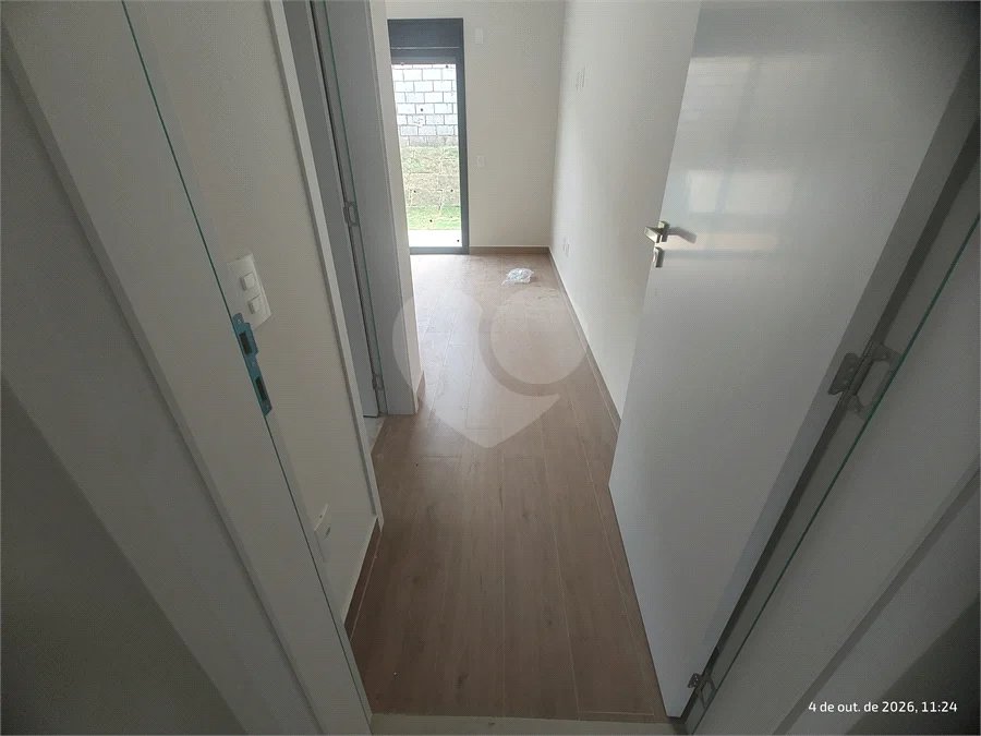 Casa exclusiva em Atibaia de alto padrão com 3 suítes, piscina, espaço gourmet, condomínio fechado, aceita financiamento