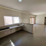 Casa à venda com 5 quartos, sendo 2 suítes,  em Vila Gonçalves, São Bernardo do Campo, SP