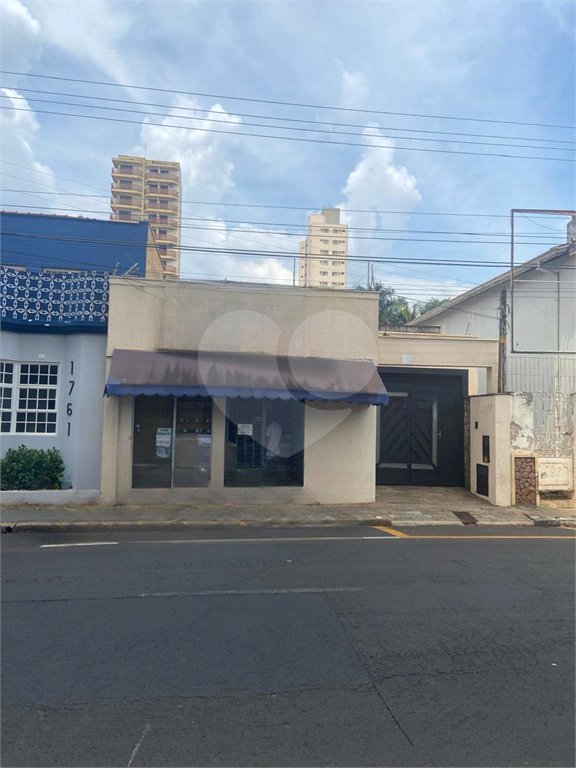 Casa à venda com 3 quartos, sendo 1 suíte, no Centro, Araraquara, SP