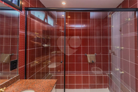 Apartamento à venda com 3 quartos, sendo 1 suíte, em Moema, São Paulo, SP