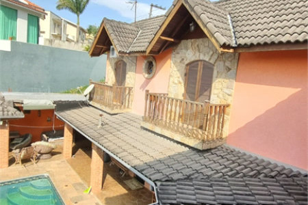Casa à venda com 4 quartos, sendo 2 suítes, no condomínio Aruã Eco Park, Mogi das Cruzes - SP