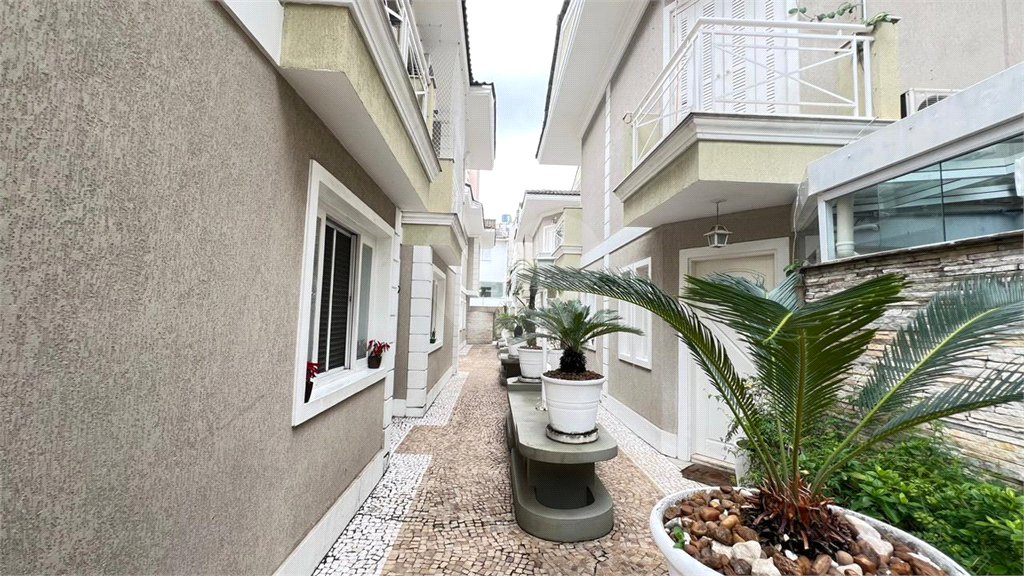 Casa à venda com 3 quartos, sendo 1 suíte, no condomínio Villagio Tramway, São Paulo - SP