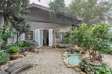 Casa à venda com 4 suítes em Granja Julieta, São Paulo, SP