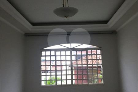 Sobrado à venda com 4 quartos, sendo 1 suíte, em Vila Rubens, Indaiatuba, SP