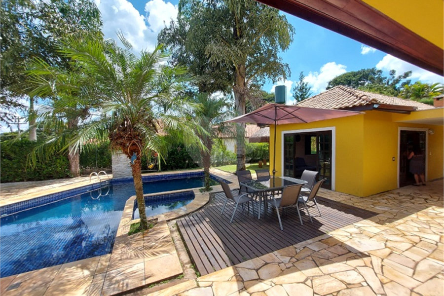 Casa à venda com 5 suítes em Canguera, São Roque, SP