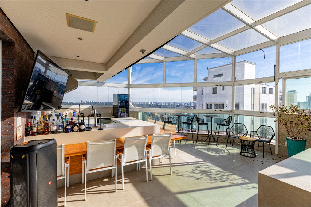 Apartamento à venda com 4 quartos, sendo 3 suítes, em Campo Belo, São Paulo, SP
