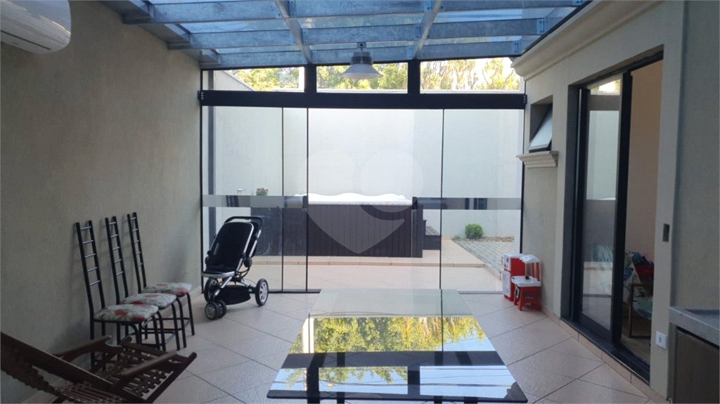 Casa à venda com 4 suítes no condomínio Vila Inglesa, Atibaia - SP