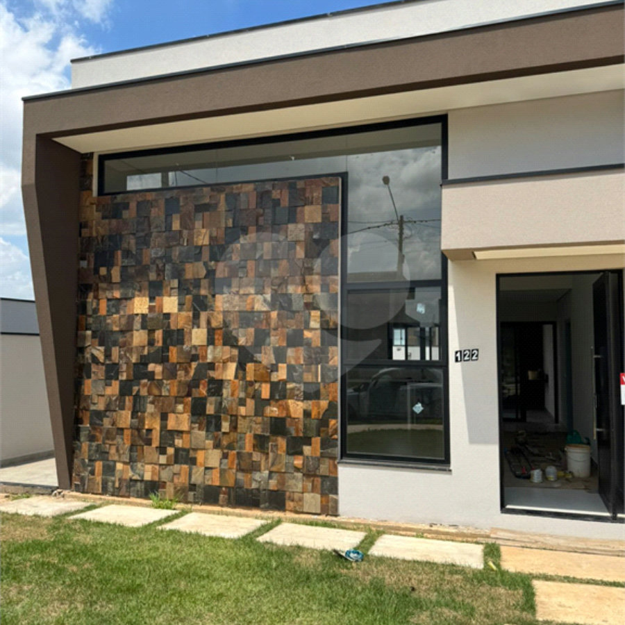 Casa à venda com 3 quartos, sendo 1 suíte, no condomínio Reserva Central Parque, Salto - SP