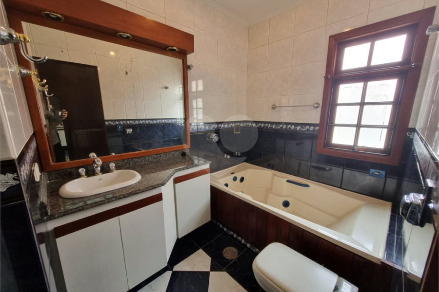 Sobrado à venda com 3 quartos, sendo 1 suíte, em City Recanto Anastácio, São Paulo, SP
