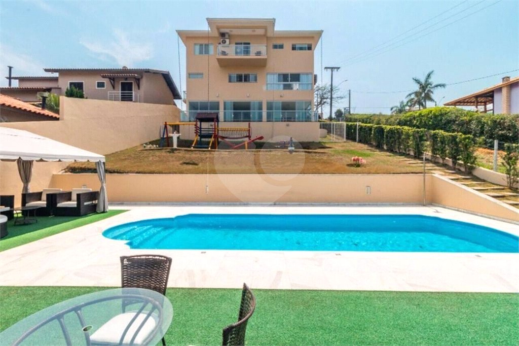 Casa à venda com 3 quartos, sendo 1 suíte, no condomínio Vale do Sol, Bom Jesus dos Perdões - SP