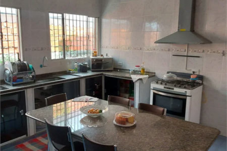 Casa à venda com 4 quartos, sendo 1 suíte, em Vila Pirajussara, São Paulo, SP