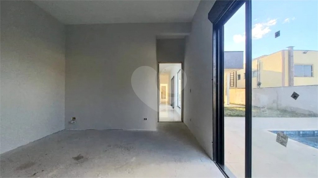 Casa à venda com 4 quartos, sendo 3 suítes,  no condomínio Samballa 3, Atibaia - SP