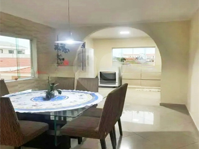 Sobrado à venda com 3 quartos, sendo 1 suíte,  em Vila Constança, São Paulo, SP